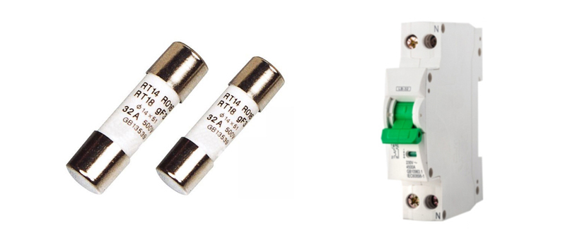 SCB熔斷器和空開.jpg SCB熔斷器和空開.jpg