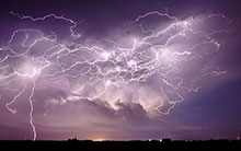 易造電涌保護(hù)器（SPD）