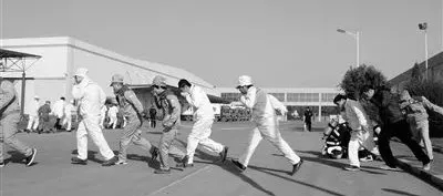 大氣電場儀的分類和選址要求-保護(hù)人身安全 大氣電場儀的分類和選址要求-保護(hù)人身安全